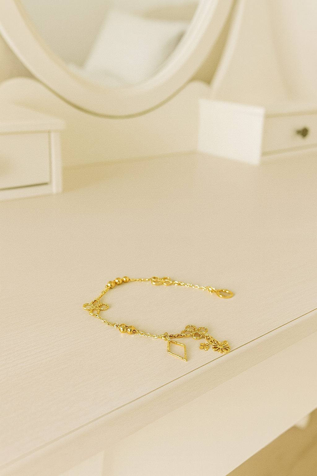 pulsera "amanecer": eslabones y dijes en baño de oro 18k pulsera "amanecer": eslabones y dijes en baño de oro 18k